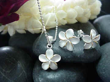 File:Silver hawaiian jewelry.jpg