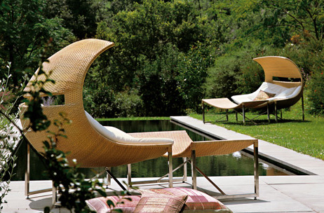 File:Emu-outdoor-furniture-wicker-alveo-2.jpg