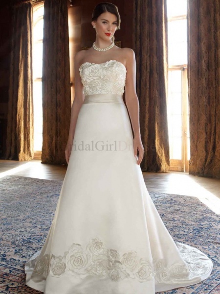 File:Strapless-a-line-sleeveless-white-ivory-applique-flowers-satin-chapel-train-dress-aline11373.jpg